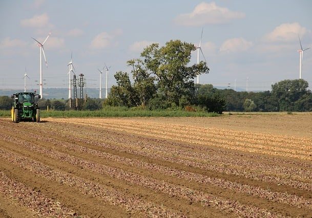 farmer-1633126_640